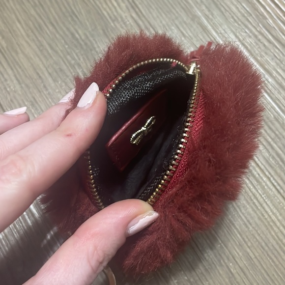 Pac-Man Ghost fur Character keychain. Perfect for car keys! Has zip pouch - Picture 4 of 6